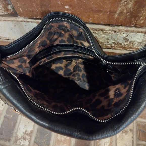 B Makowaky Leather Shoulder Bag/Purse - Picture 4 of 7